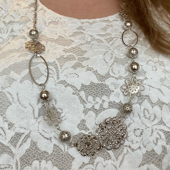 NEW!💙💎GORGEOUS FASHION NECKLACE!💎💙FLOWERS OVALS SILVER BALL BEADS! LOVELY! - Picture 7 of 7